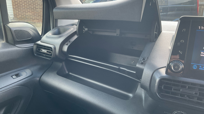 Peugeot Partner Standard Diesel 1000 1.5 BlueHDi 100 Professional Van